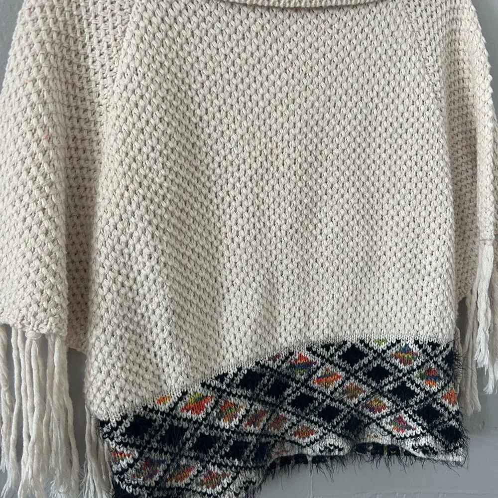 Chelsea‎ & Violet Wool Blend Fringe Boho Poncho Sweater Size Medium